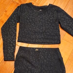 MOVE THEORY 2 PIECE SET - WORN ONCE